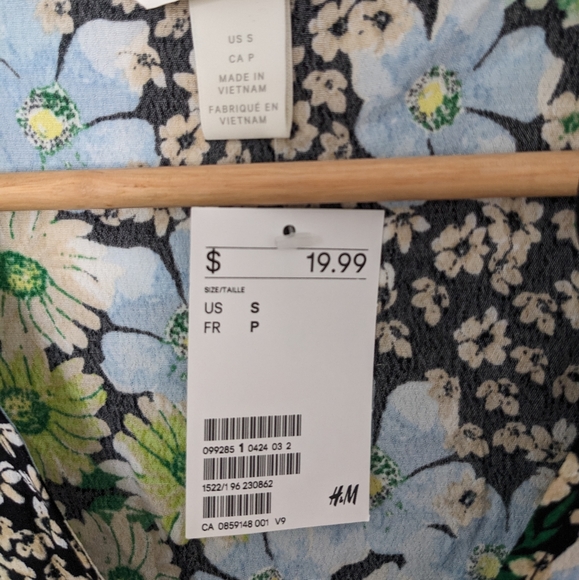 H&M Blouse - Picture 3 of 4